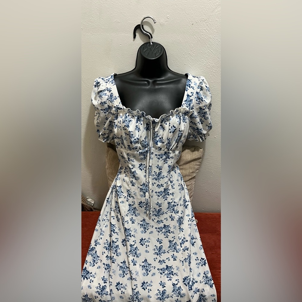 Floral Blue and White Women's Top